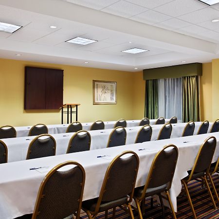 Holiday Inn Express Richmond-Brandermill-Hull Street By Ihg Bagian luar foto