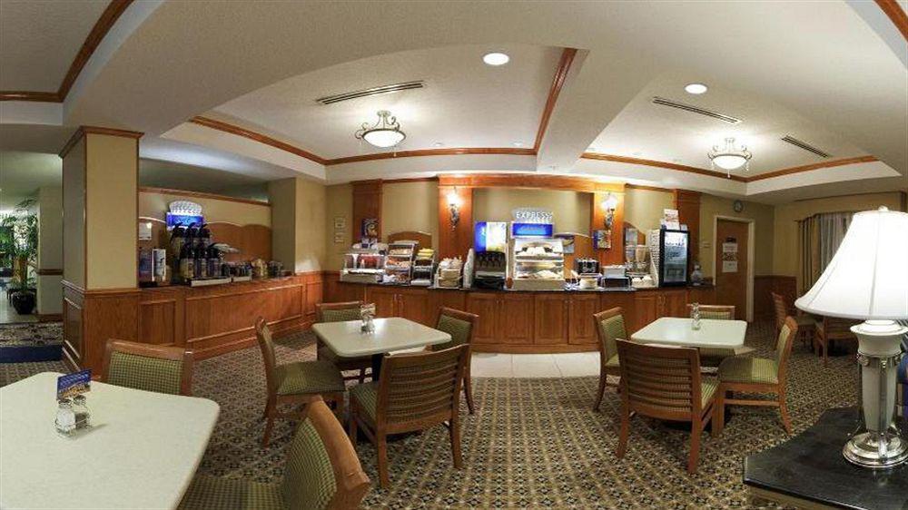 Holiday Inn Express Richmond-Brandermill-Hull Street By Ihg Bagian luar foto