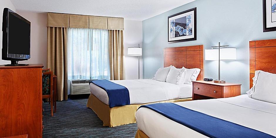 Holiday Inn Express Richmond-Brandermill-Hull Street By Ihg Bagian luar foto
