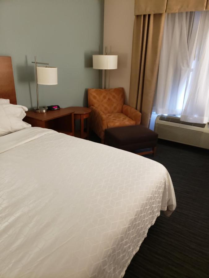 Holiday Inn Express Richmond-Brandermill-Hull Street By Ihg Bagian luar foto