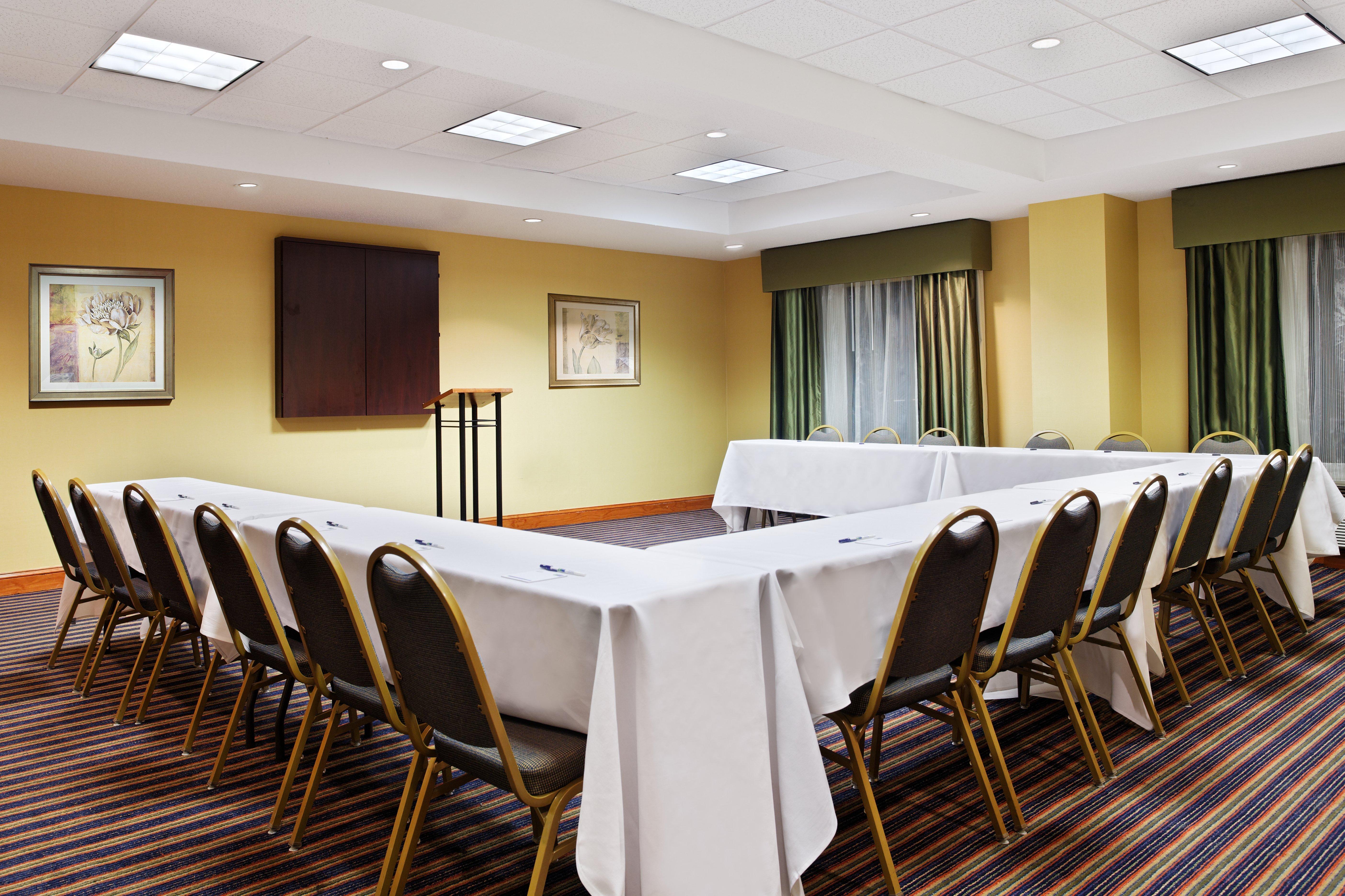 Holiday Inn Express Richmond-Brandermill-Hull Street By Ihg Bagian luar foto